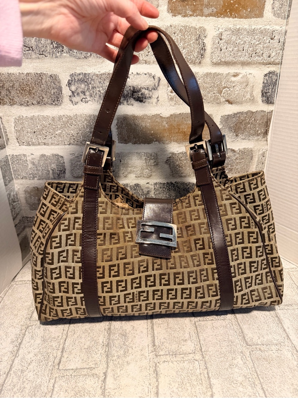 Fendi Zucchino Piccola - Brown
Shoulder Bags silver accents